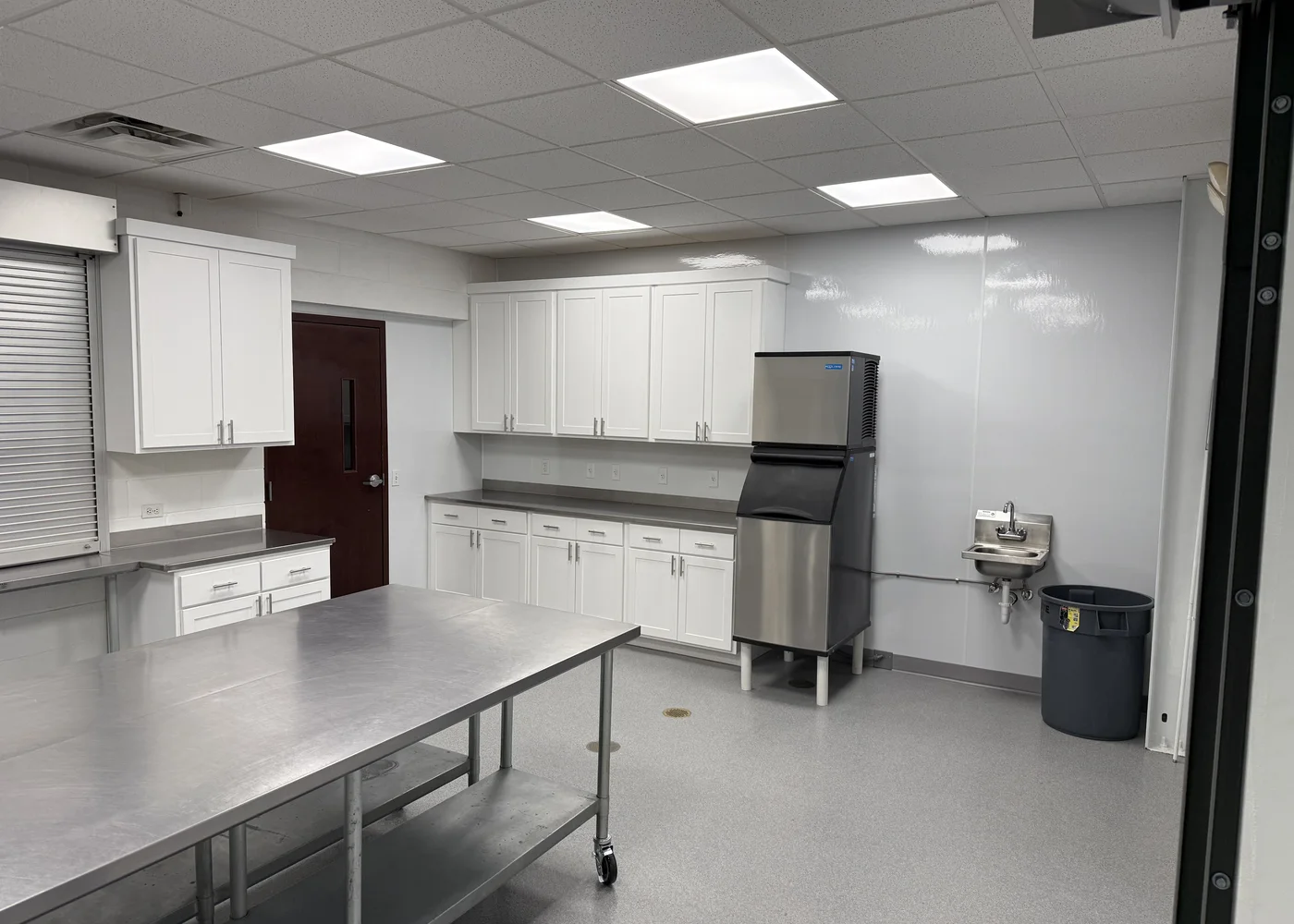 Commercial service counter
